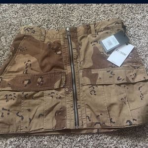 COPY - Re/Done Camo mini skirt sz M